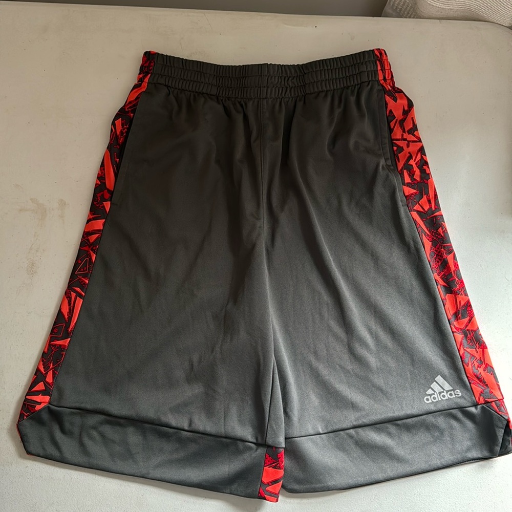 Adidas gym shorts size XL